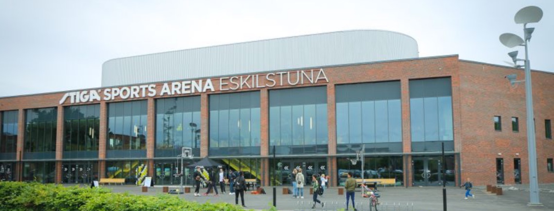 STIGA Sports Arenas stora entré en sommardag.