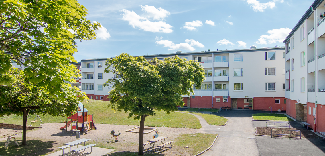 Grönområde och bostadshus i Lagersberg.