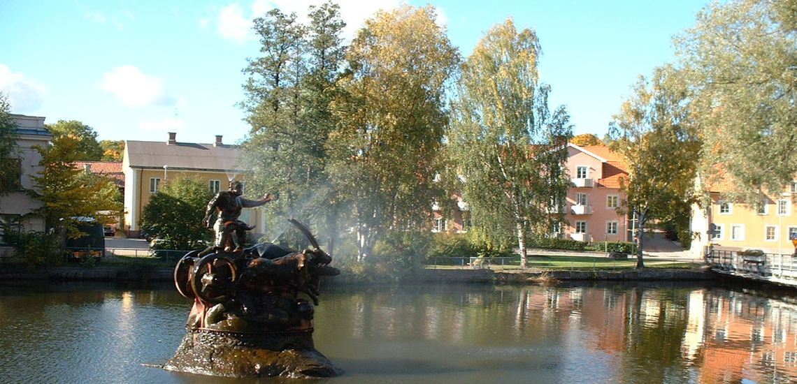 Staty av Torsbockar i Torshälla.