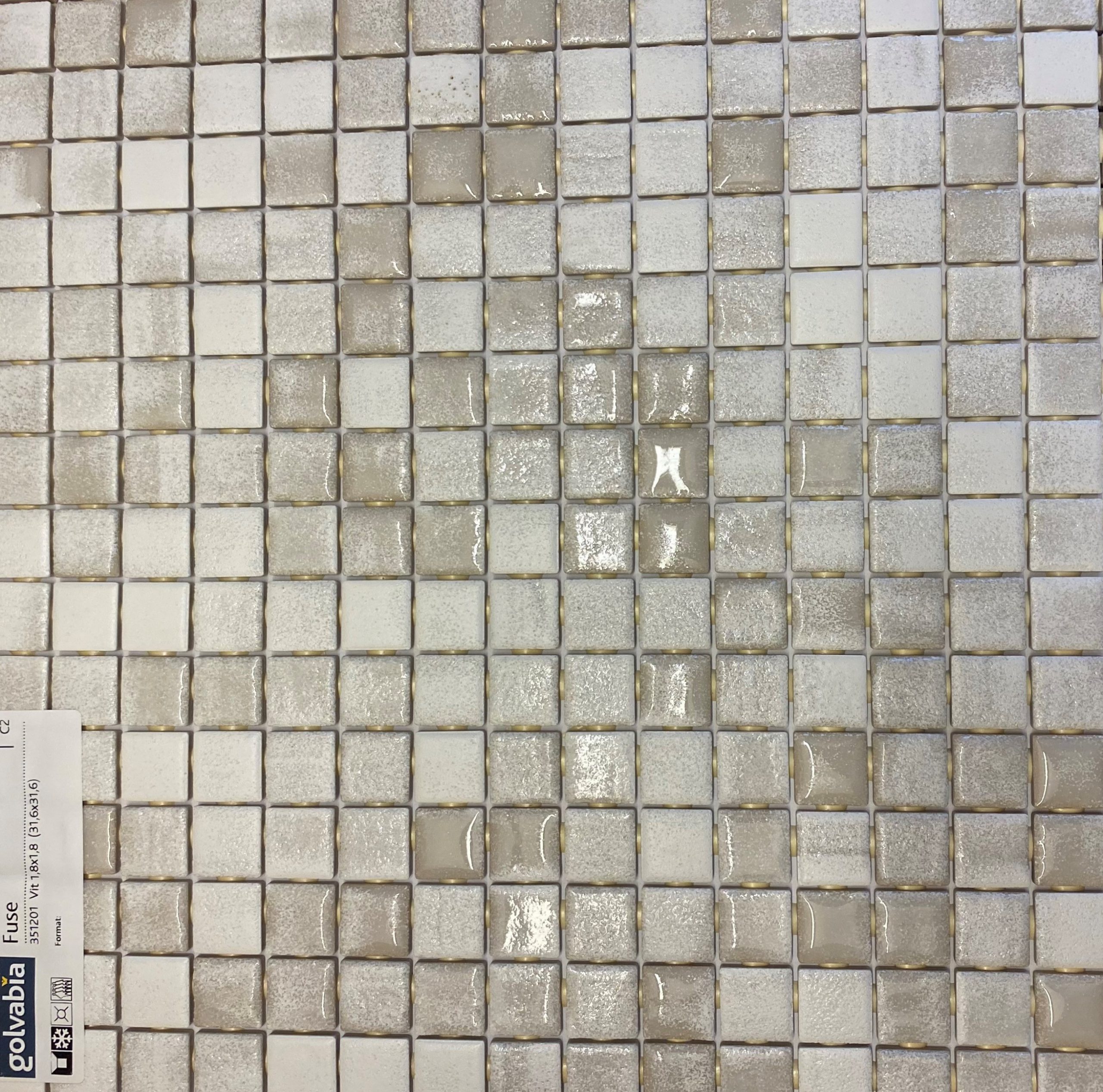 Mosaik, vit/beige (351201)<strong><br>114kr-148kr/månad</strong>