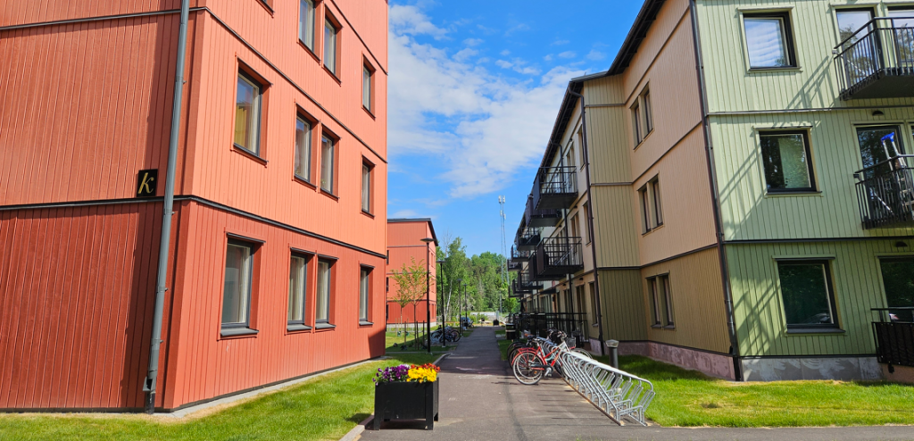 Två hyreshus