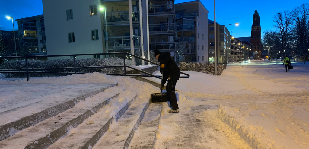 Snöskottning av våra fastighetsskötare