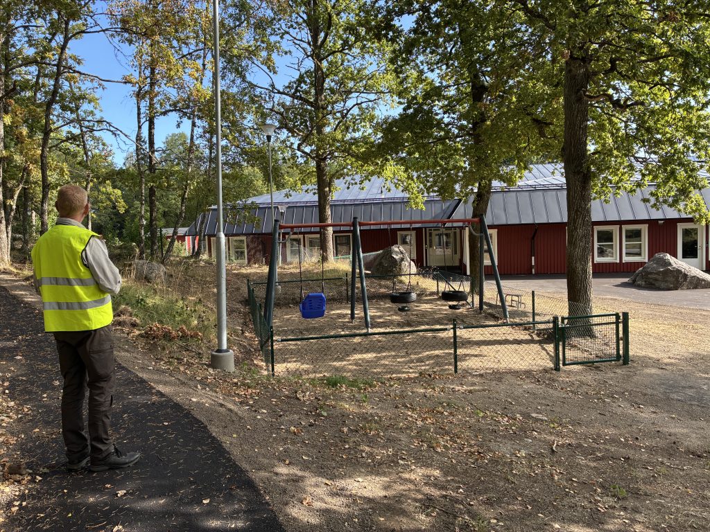 Utemiljö med gungor